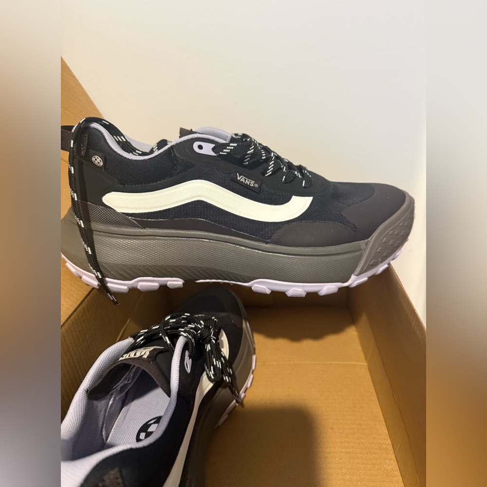 Brand New Women’s Vans Mte Crosspath